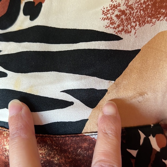 Brown animal print silk blouse. Size L - Picture 5 of 12
